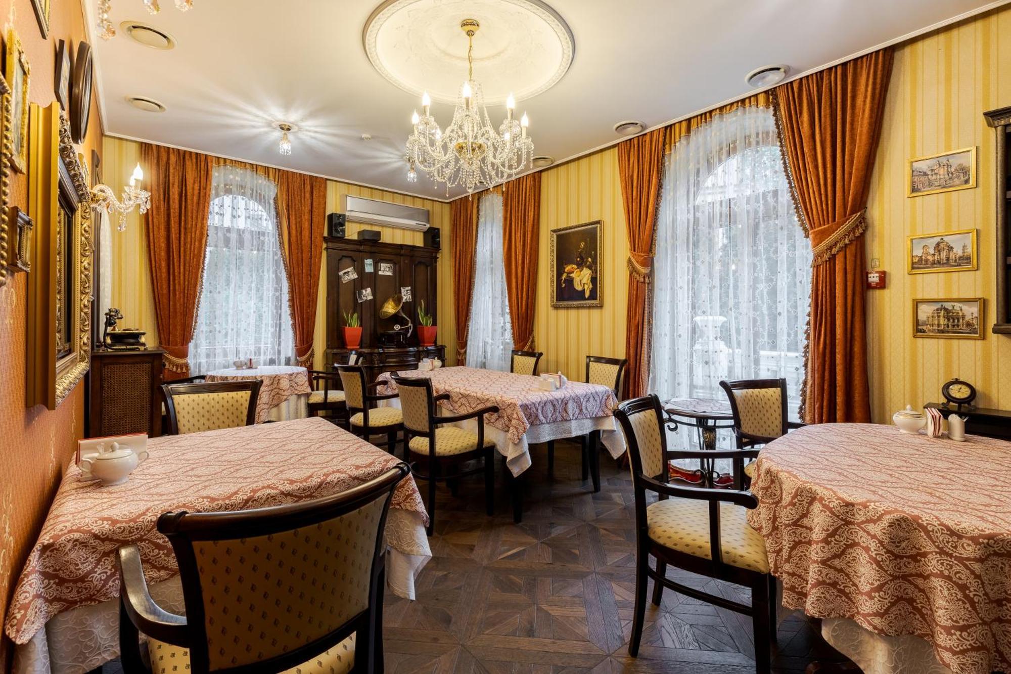 Luxury Boutique Andreevskiy Lviv Exteriör bild