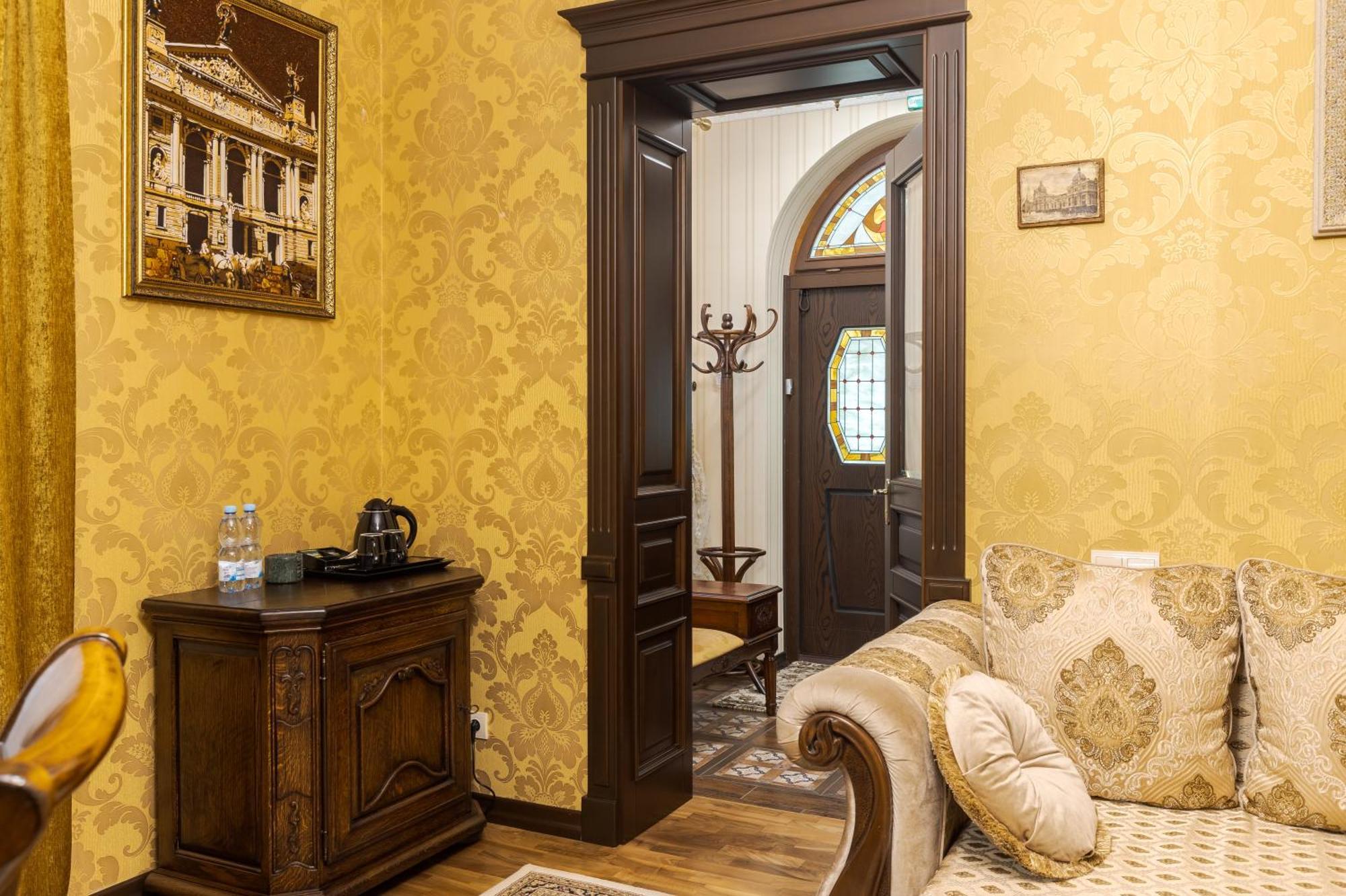 Luxury Boutique Andreevskiy Lviv Exteriör bild