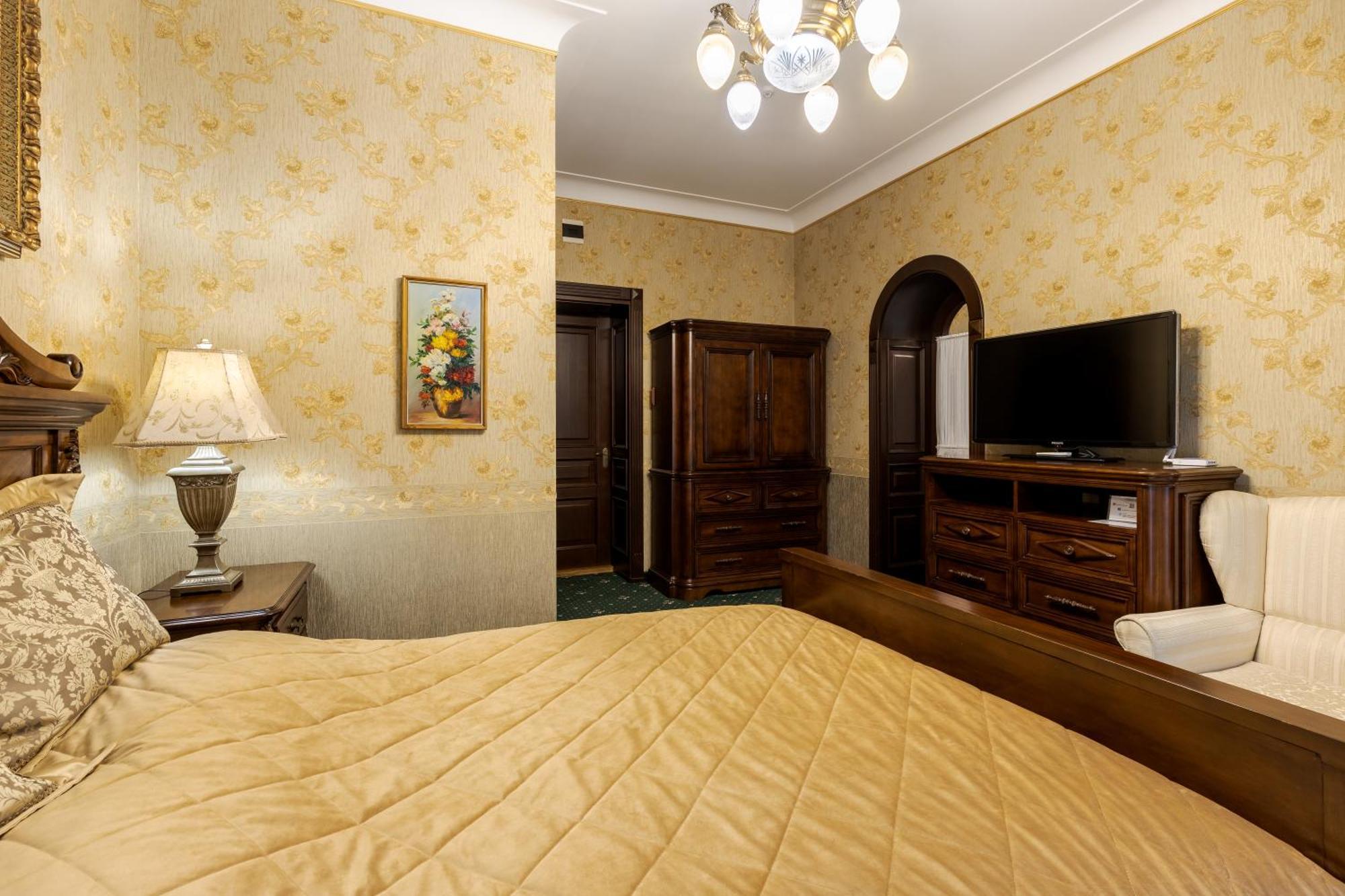 Luxury Boutique Andreevskiy Lviv Exteriör bild