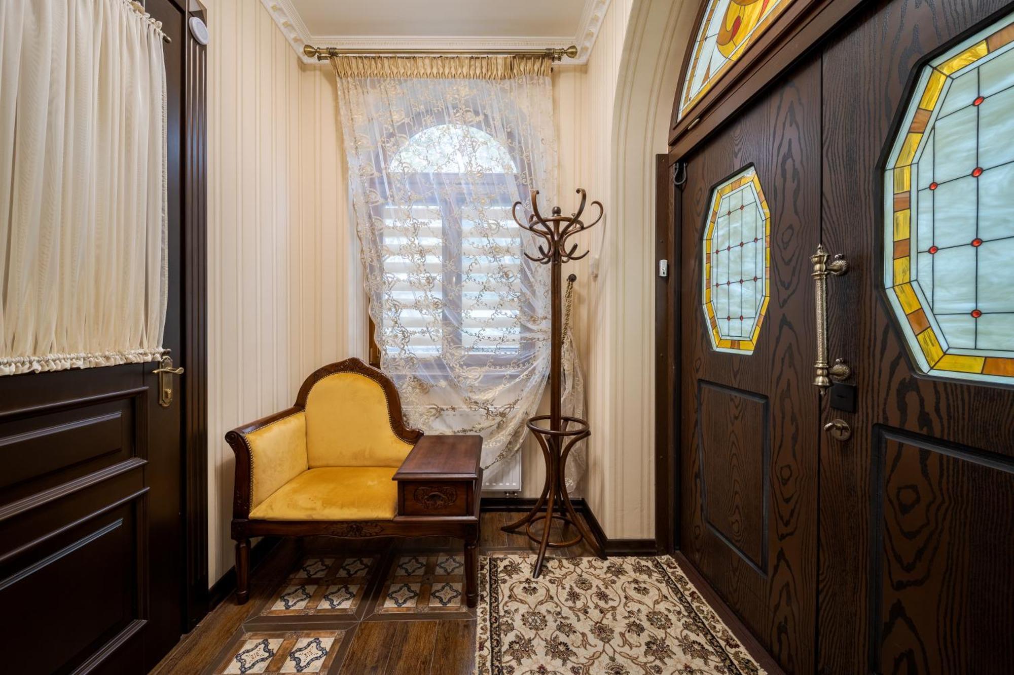 Luxury Boutique Andreevskiy Lviv Exteriör bild