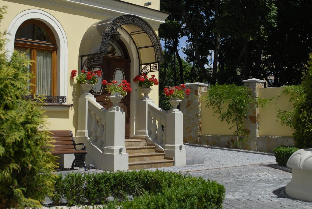 Luxury Boutique Andreevskiy Lviv Exteriör bild